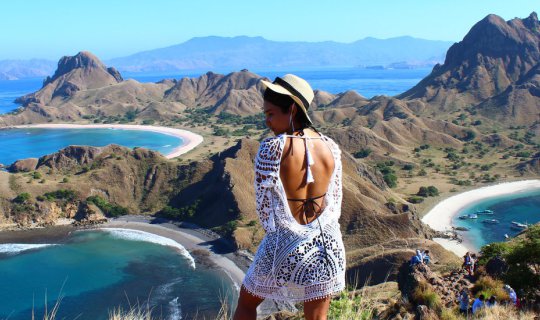 Cover KOMODO ISLAND INDONESIA (GET LOST IN PARADISE)...