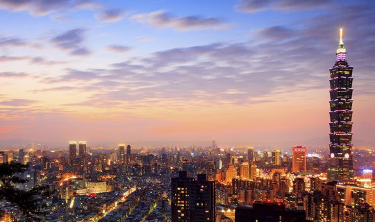 Cover When should I visit Taiwan? How much does it cost? Summarize in 1 mi...